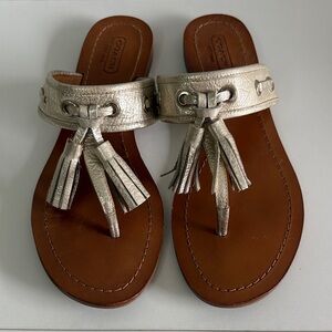 Coach Sheena Tassel Thong Sandals Gold Leather Size 7.5B